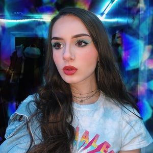 Meet your Posher, Angelina